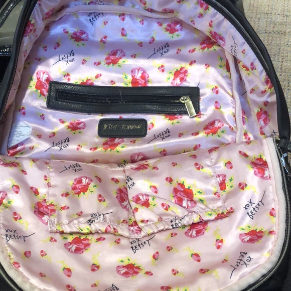 BETSEY JOHNSON Quilted Black Heart Backpack Floral Lining & NEW Pom Pom Heart - Picture 14 of 15